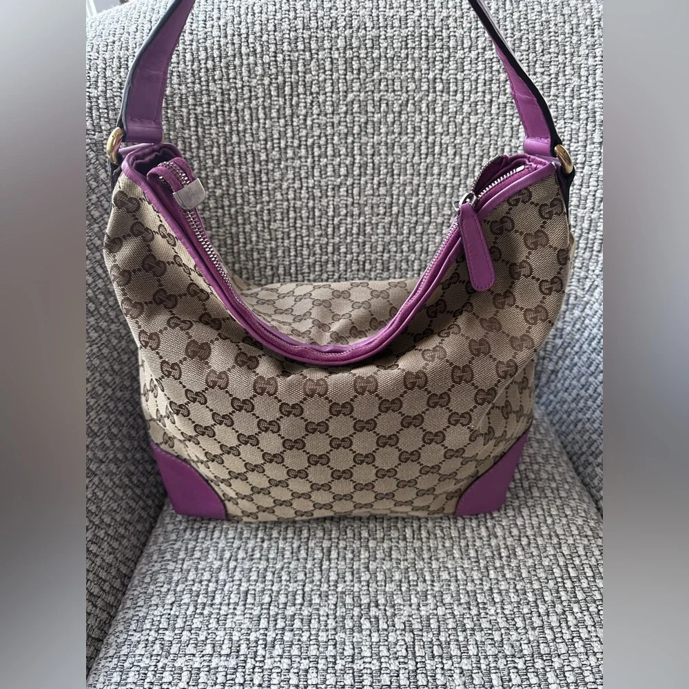Authentic Gucci Large Bree Hobo Bag in GG Canvas - Picture 2 of 15